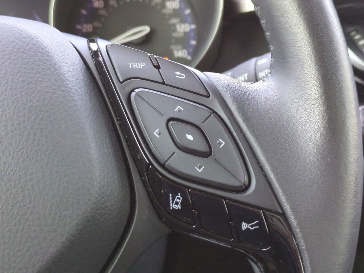 Thumbnail: 2022 Toyota C-HR - 24