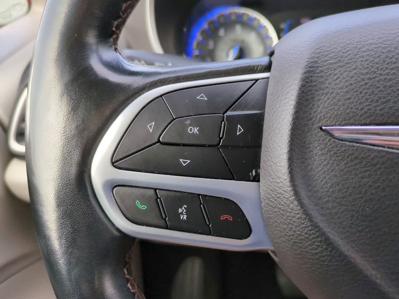 Thumbnail: 2020 Chrysler Pacifica - 24