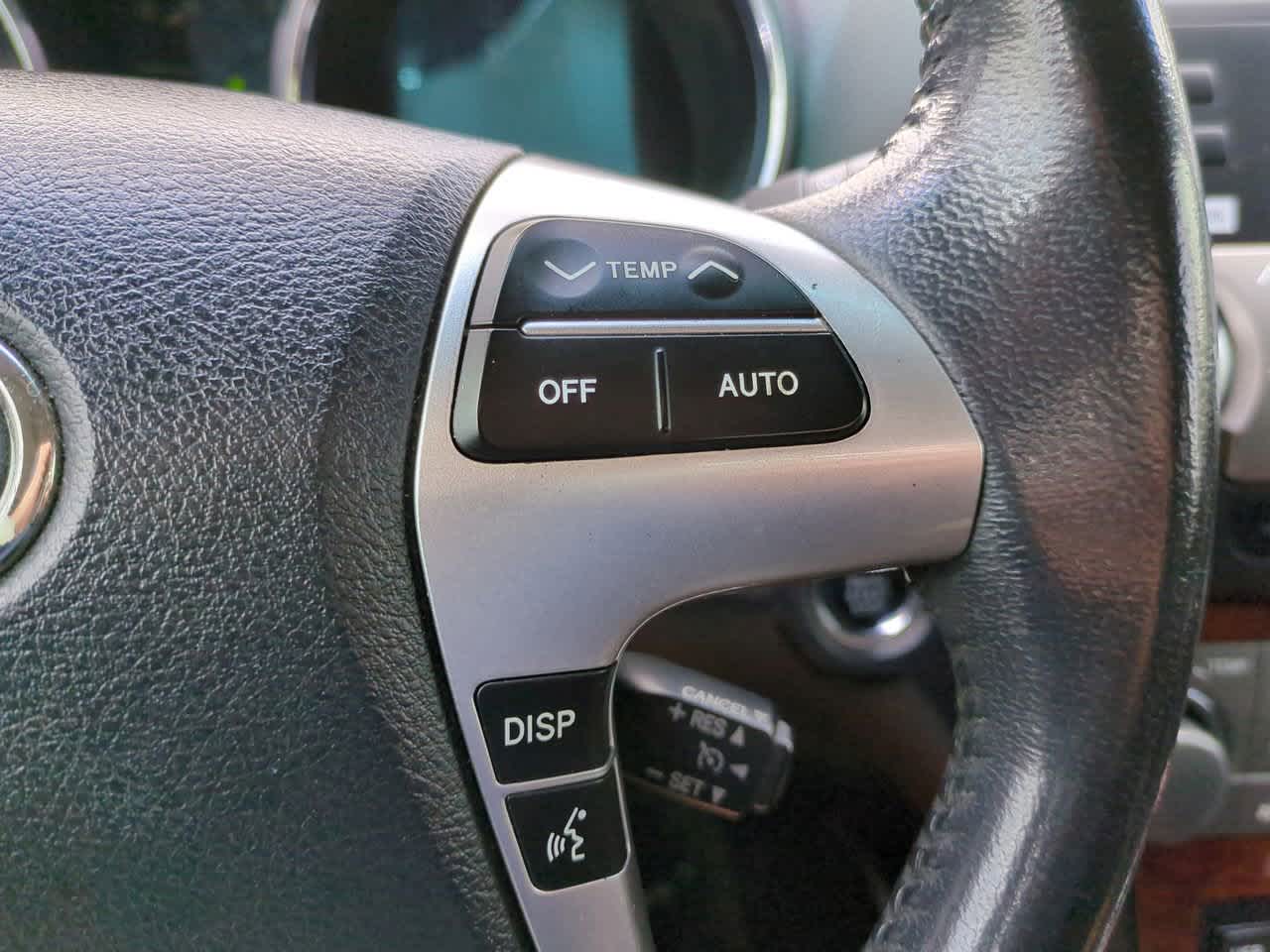 Thumbnail: 2011 Toyota Highlander - 26