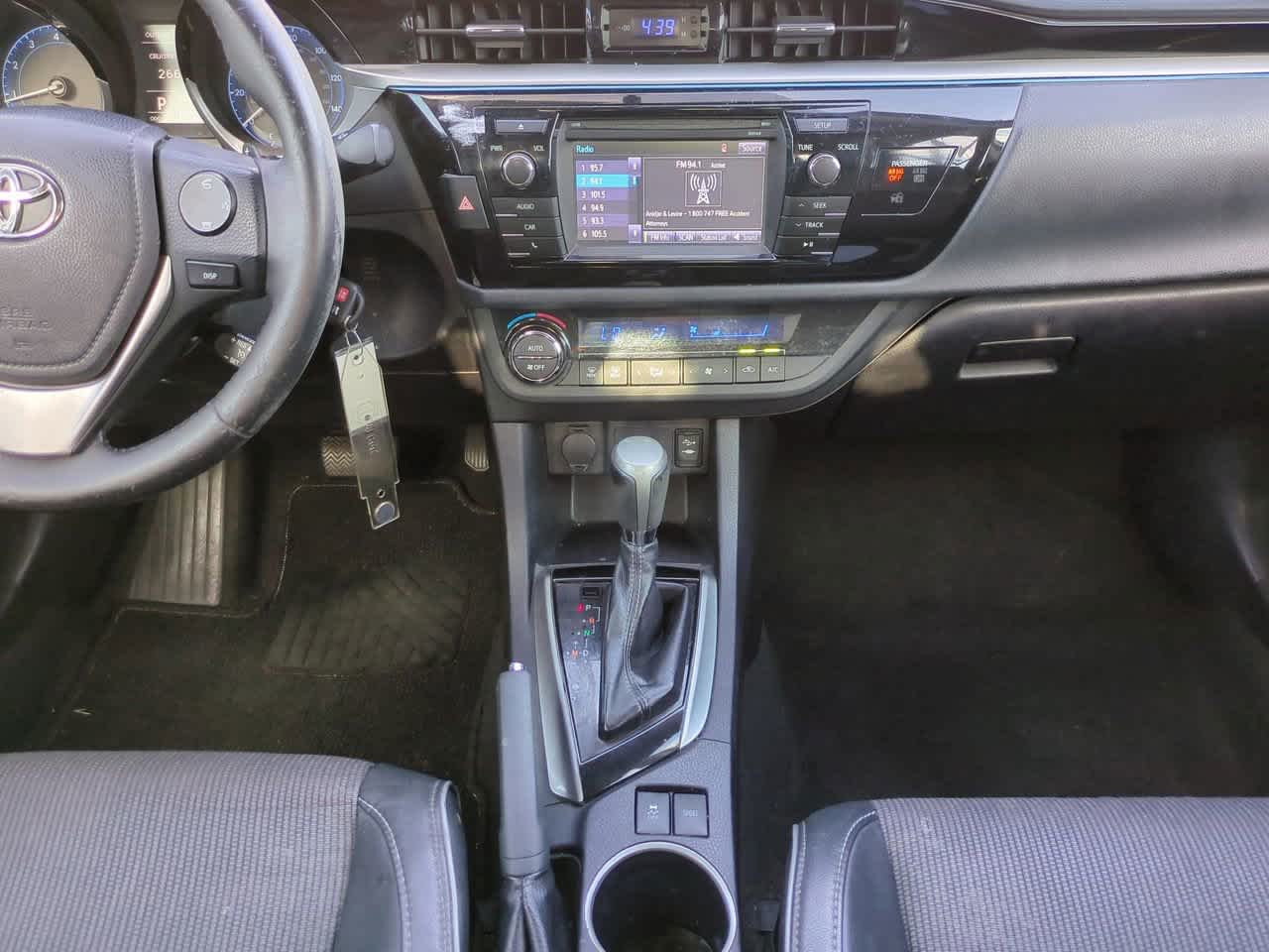 Thumbnail: 2015 Toyota Corolla - 18