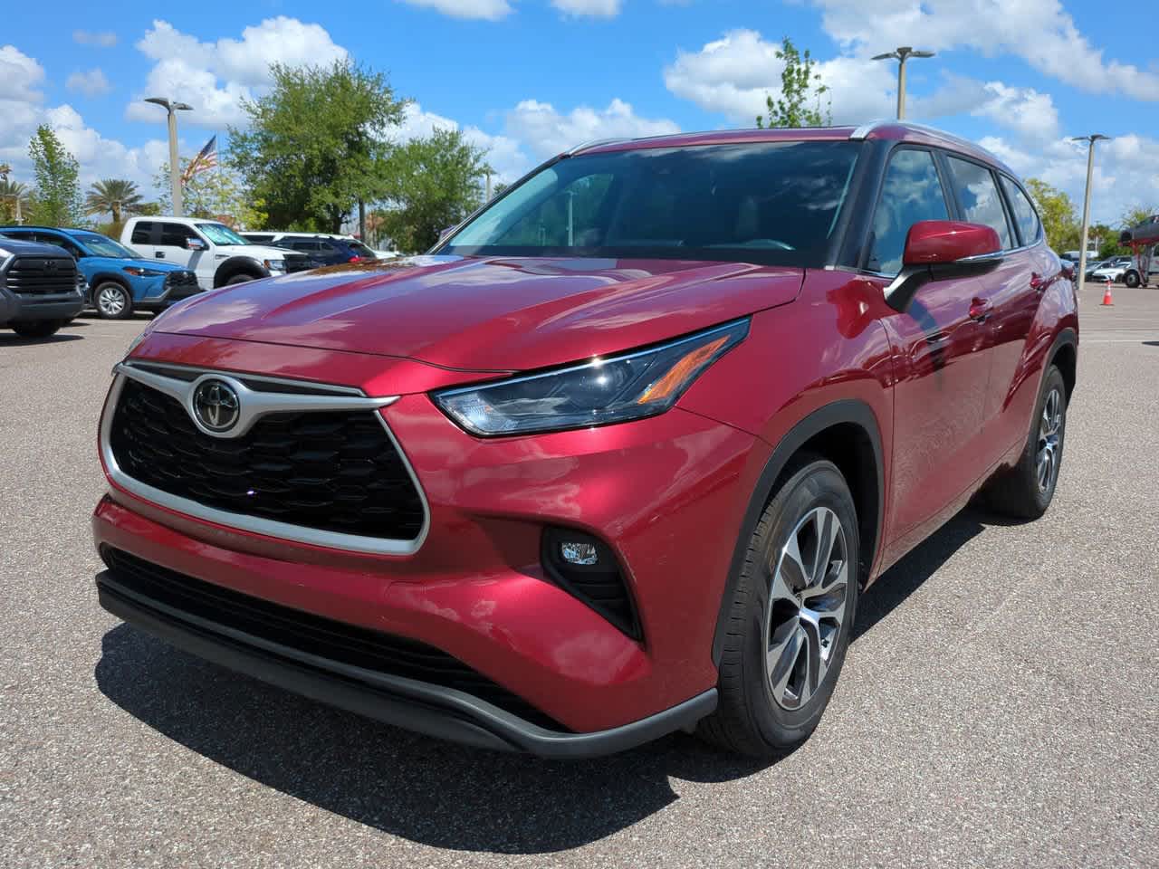Thumbnail: 2023 Toyota Highlander - 2