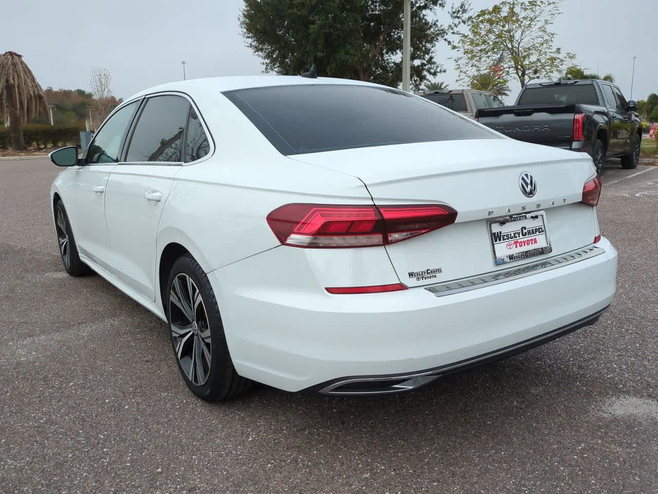 Thumbnail: 2022 Volkswagen Passat - 4