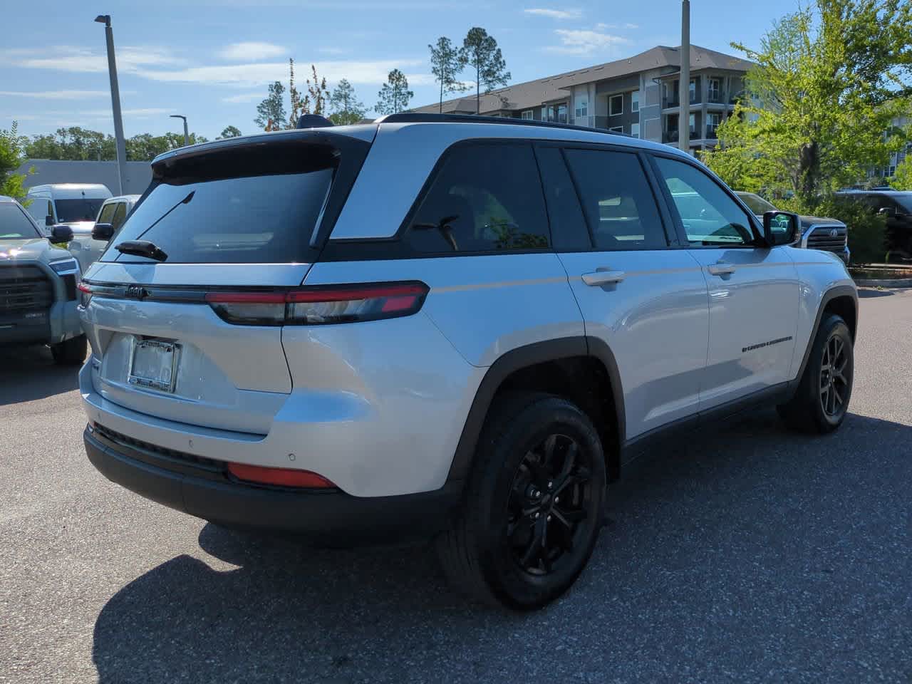 Thumbnail: 2025 Jeep Grand Cherokee - 6