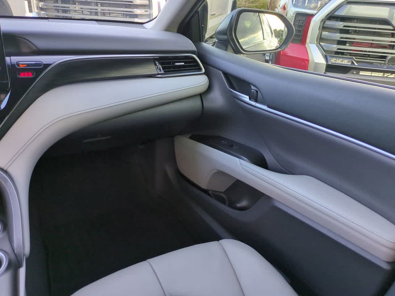 Thumbnail: 2021 Toyota Camry - 16