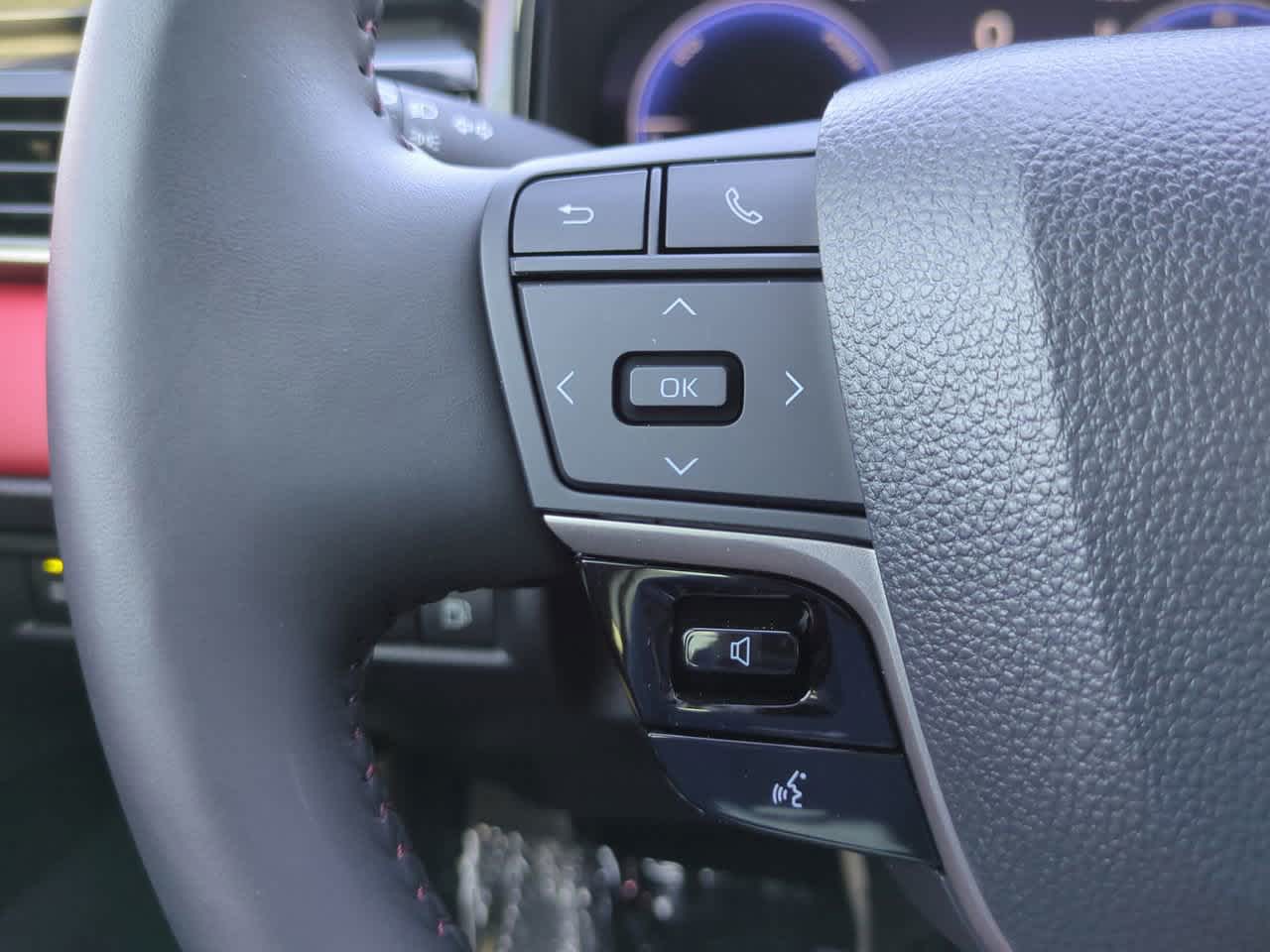 Thumbnail: 2025 Toyota Camry - 24