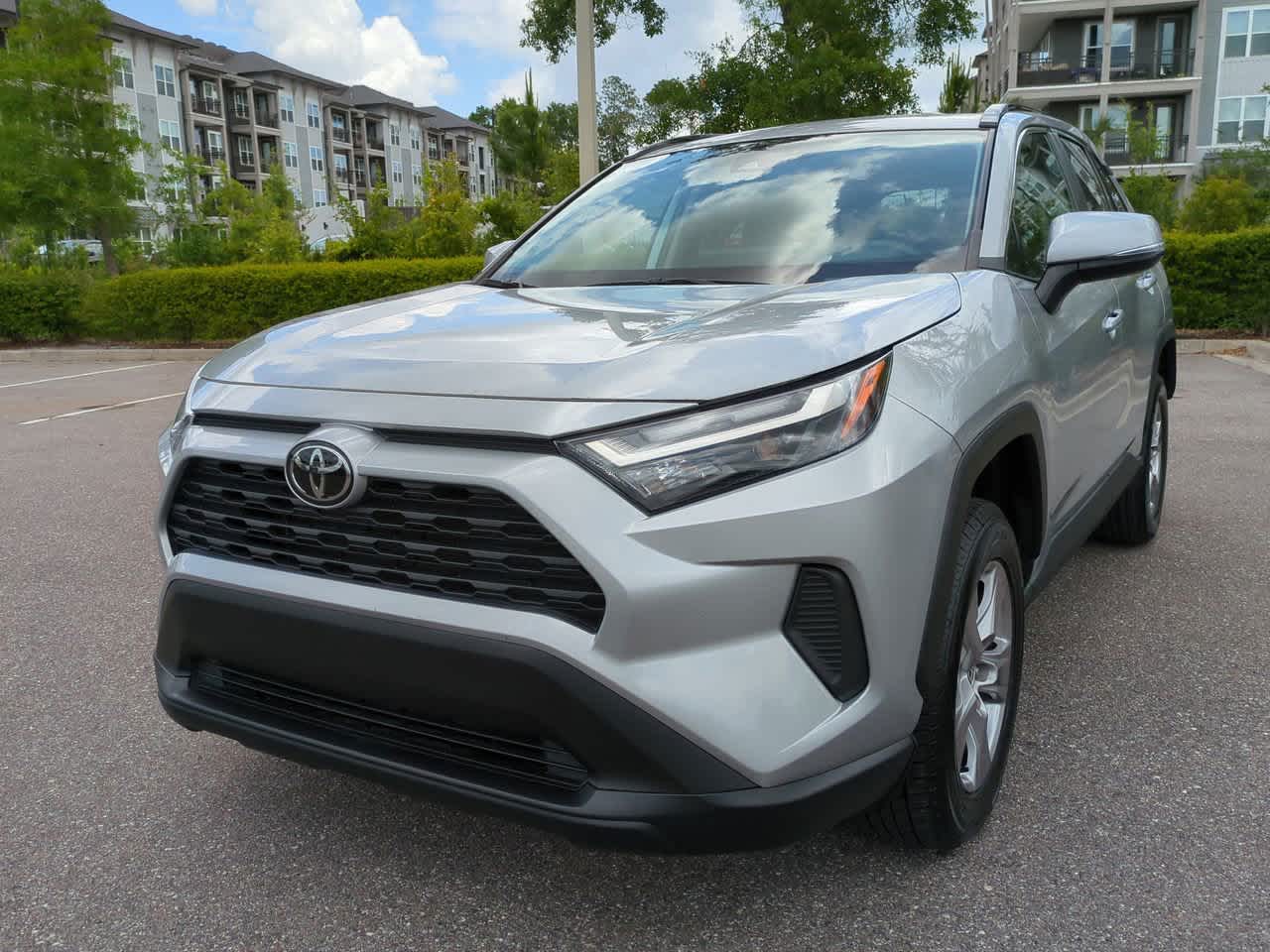 2023 Toyota RAV4 XLE 2