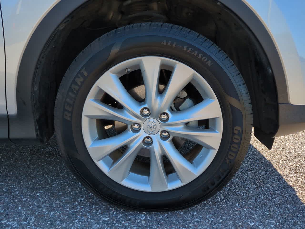 Thumbnail: 2013 Toyota RAV4 - 11