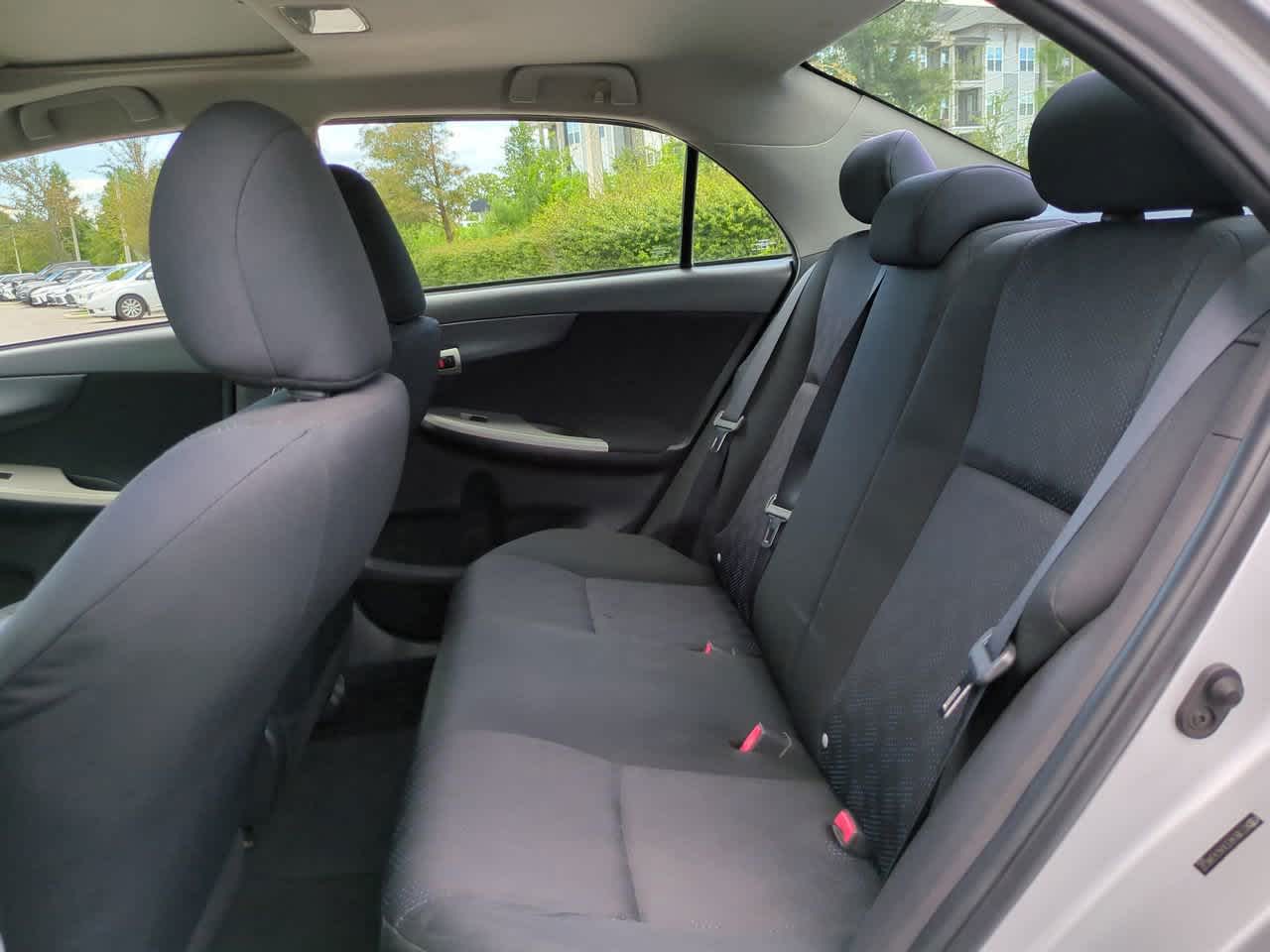 Thumbnail: 2010 Toyota Corolla - 13