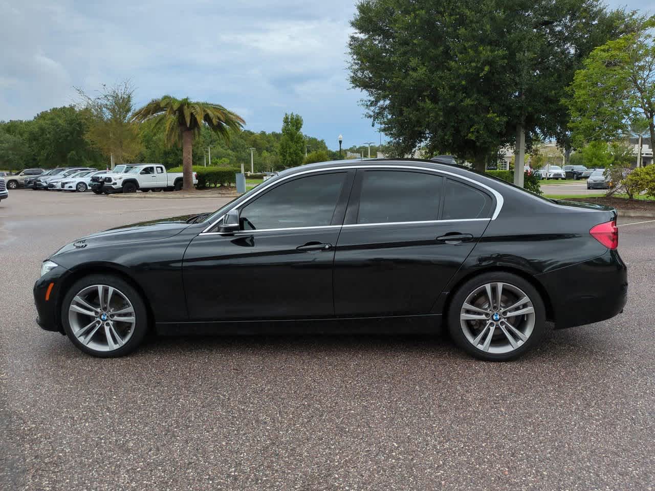 Thumbnail: 2018 BMW 3 Series - 3