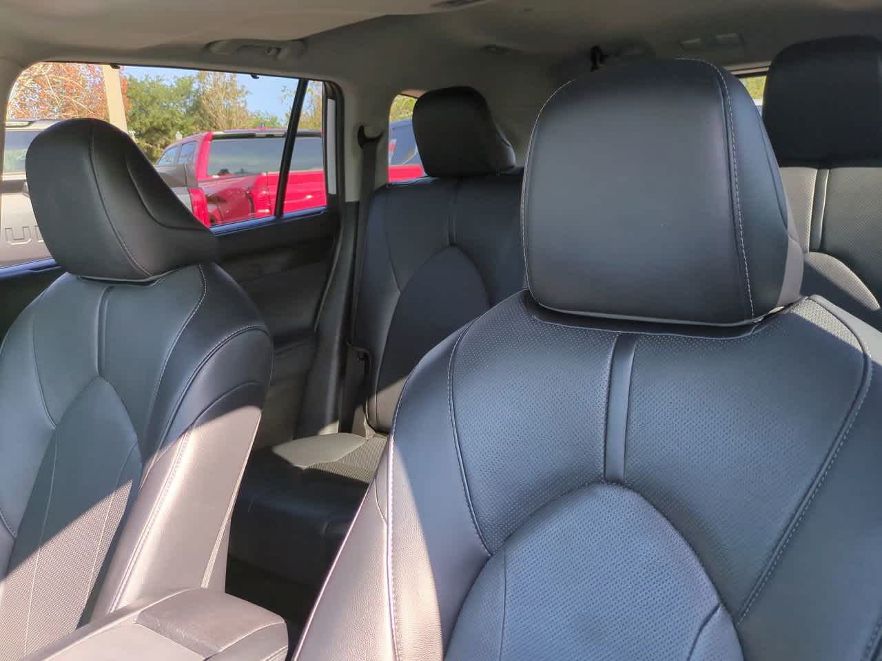 Thumbnail: 2022 Toyota Highlander - 8