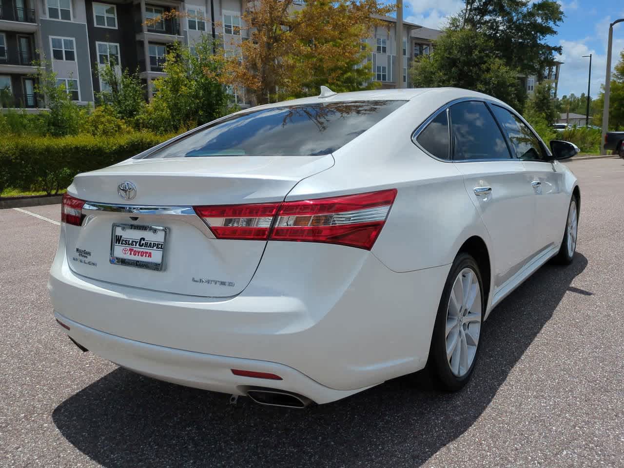 Thumbnail: 2015 Toyota Avalon - 6