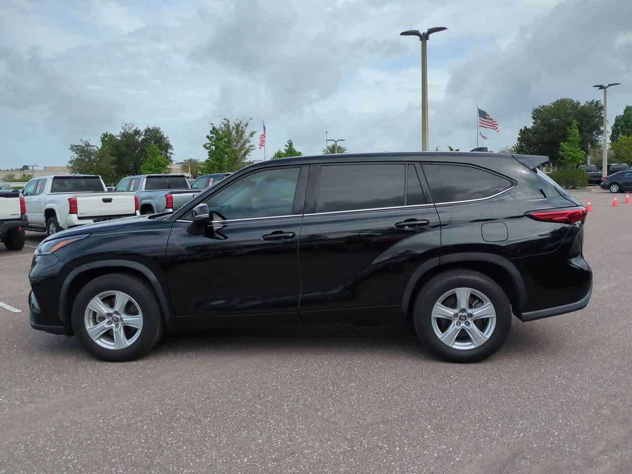 Thumbnail: 2021 Toyota Highlander - 3