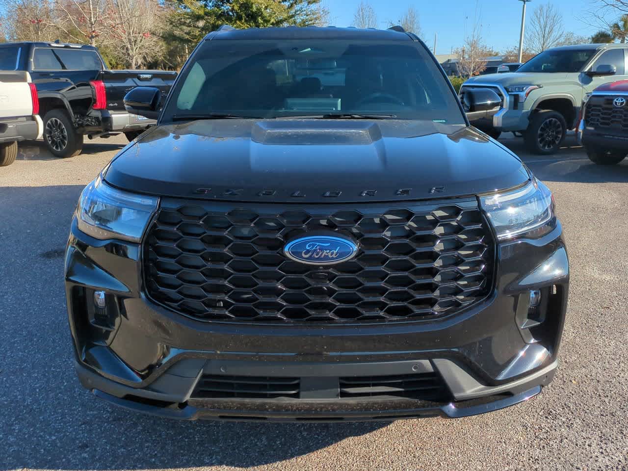 Thumbnail: 2025 Ford Explorer - 9