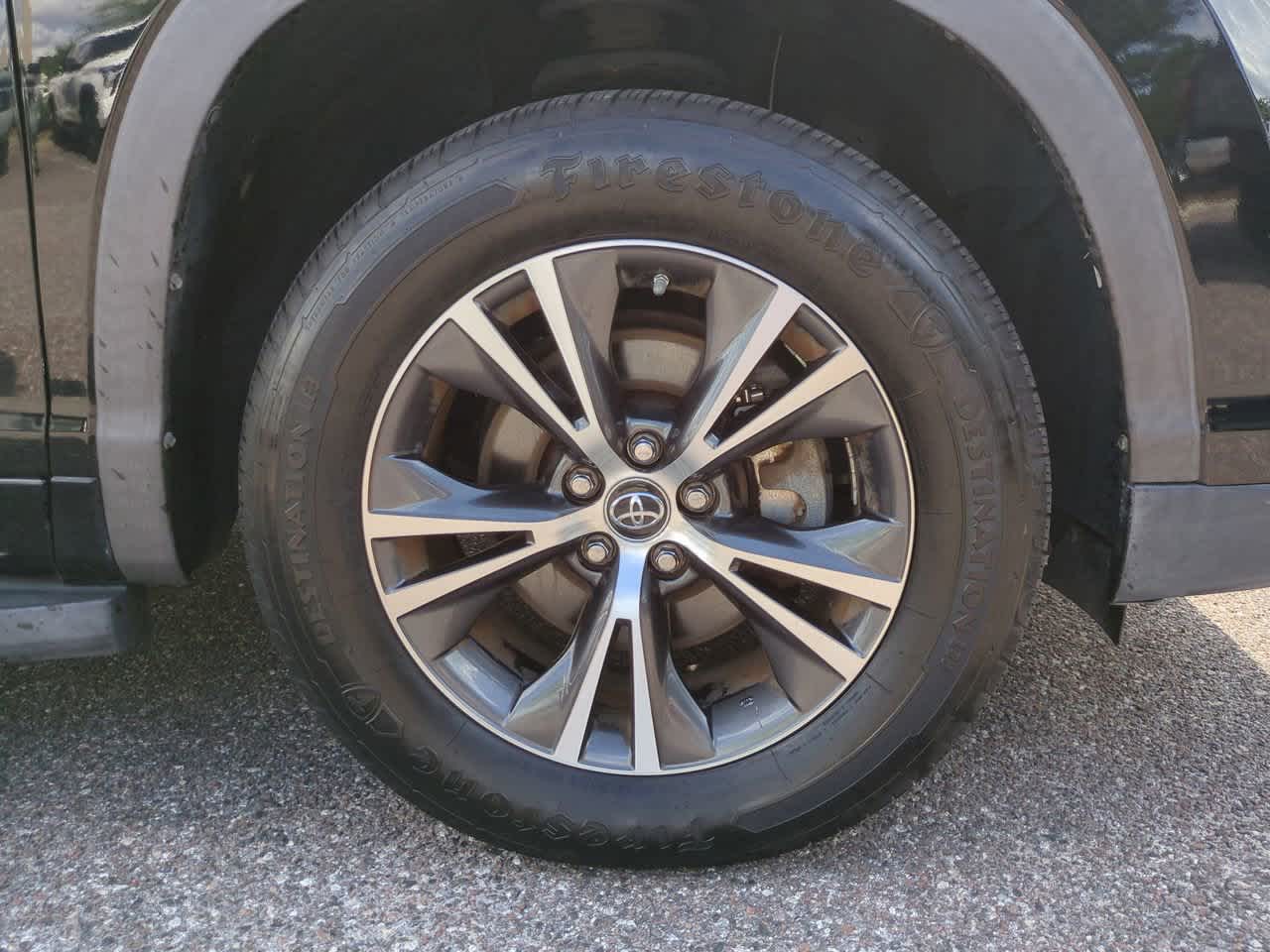 Thumbnail: 2016 Toyota Highlander - 11