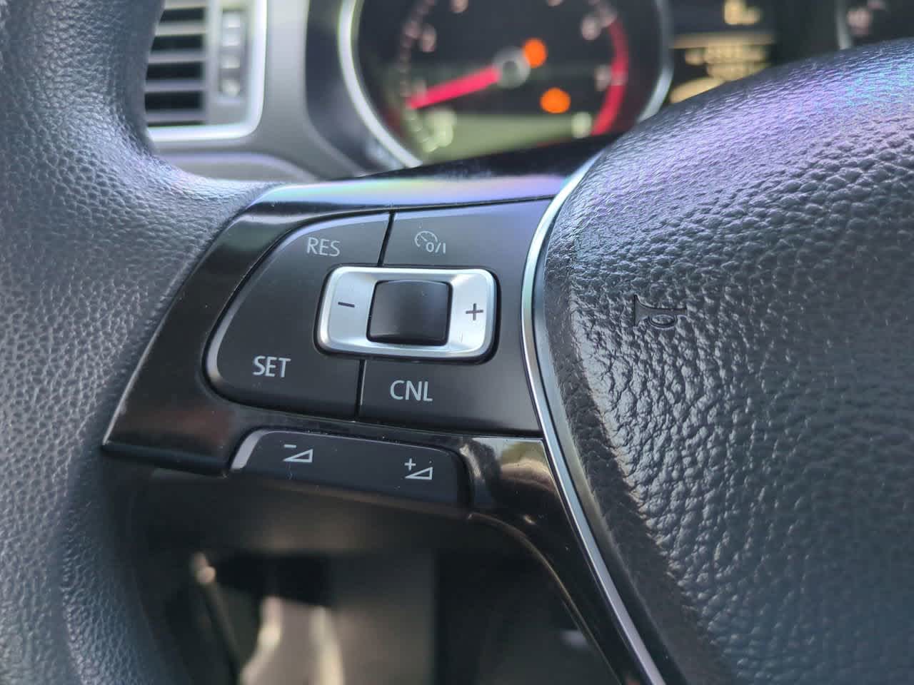 Thumbnail: 2015 Volkswagen Jetta - 22