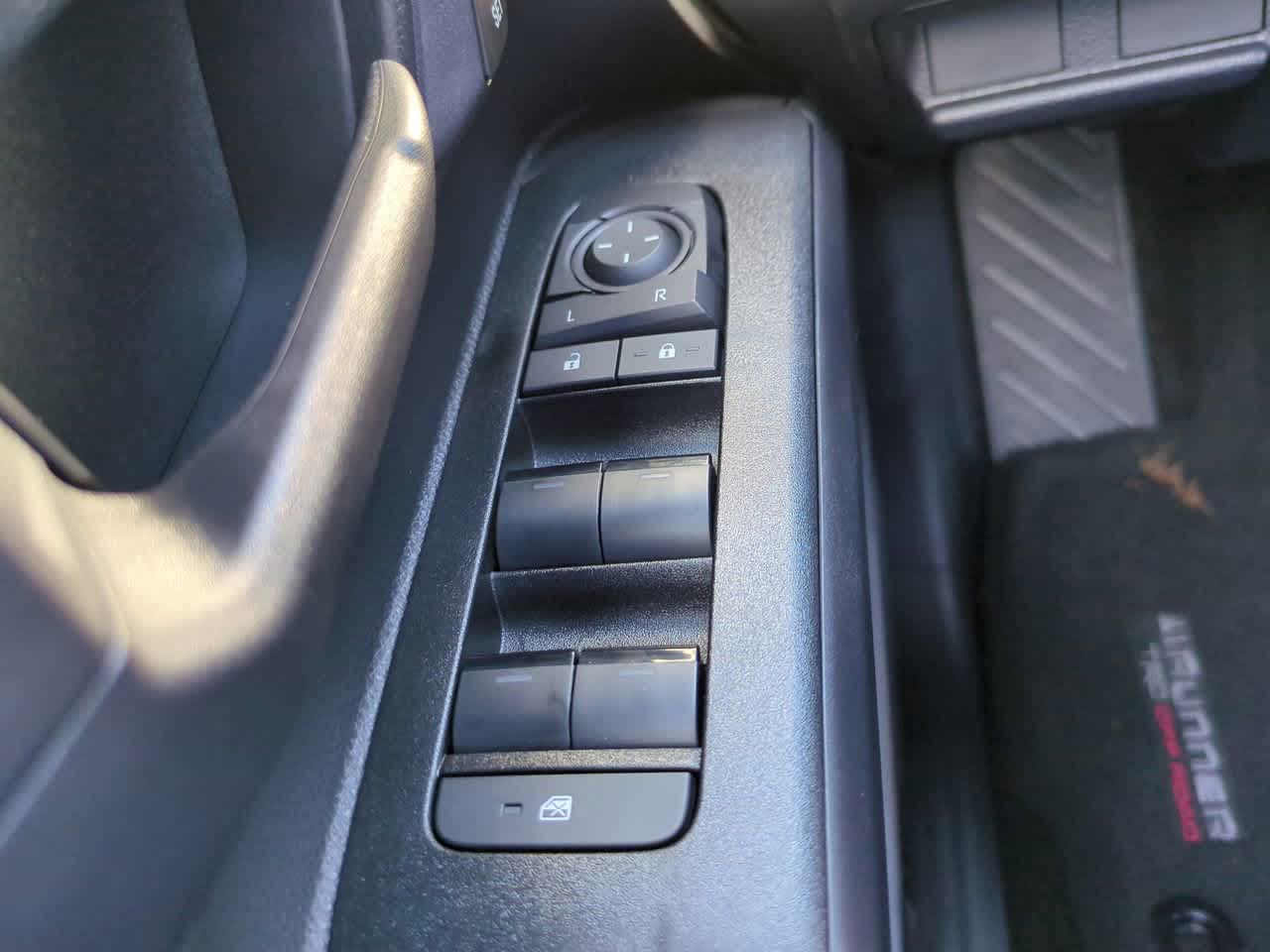 Thumbnail: 2025 Toyota 4Runner - 22