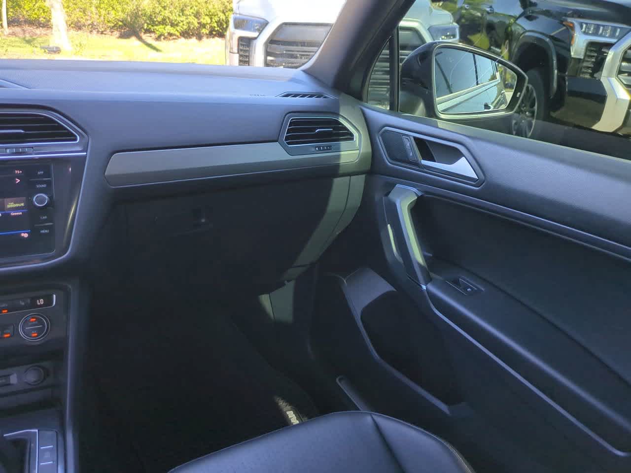 Thumbnail: 2020 Volkswagen Tiguan - 16