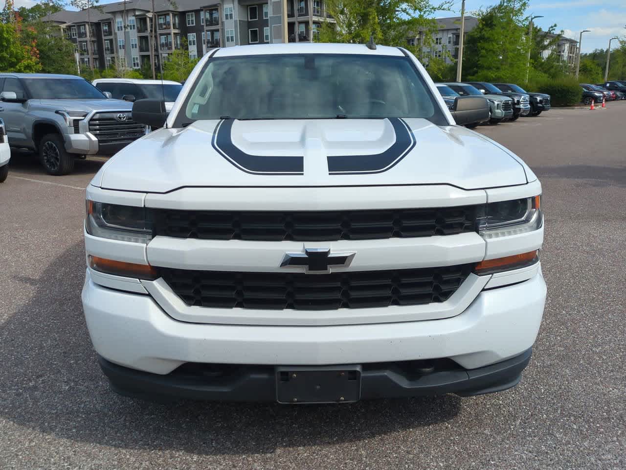 Thumbnail: 2017 Chevrolet Silverado 1500 - 9