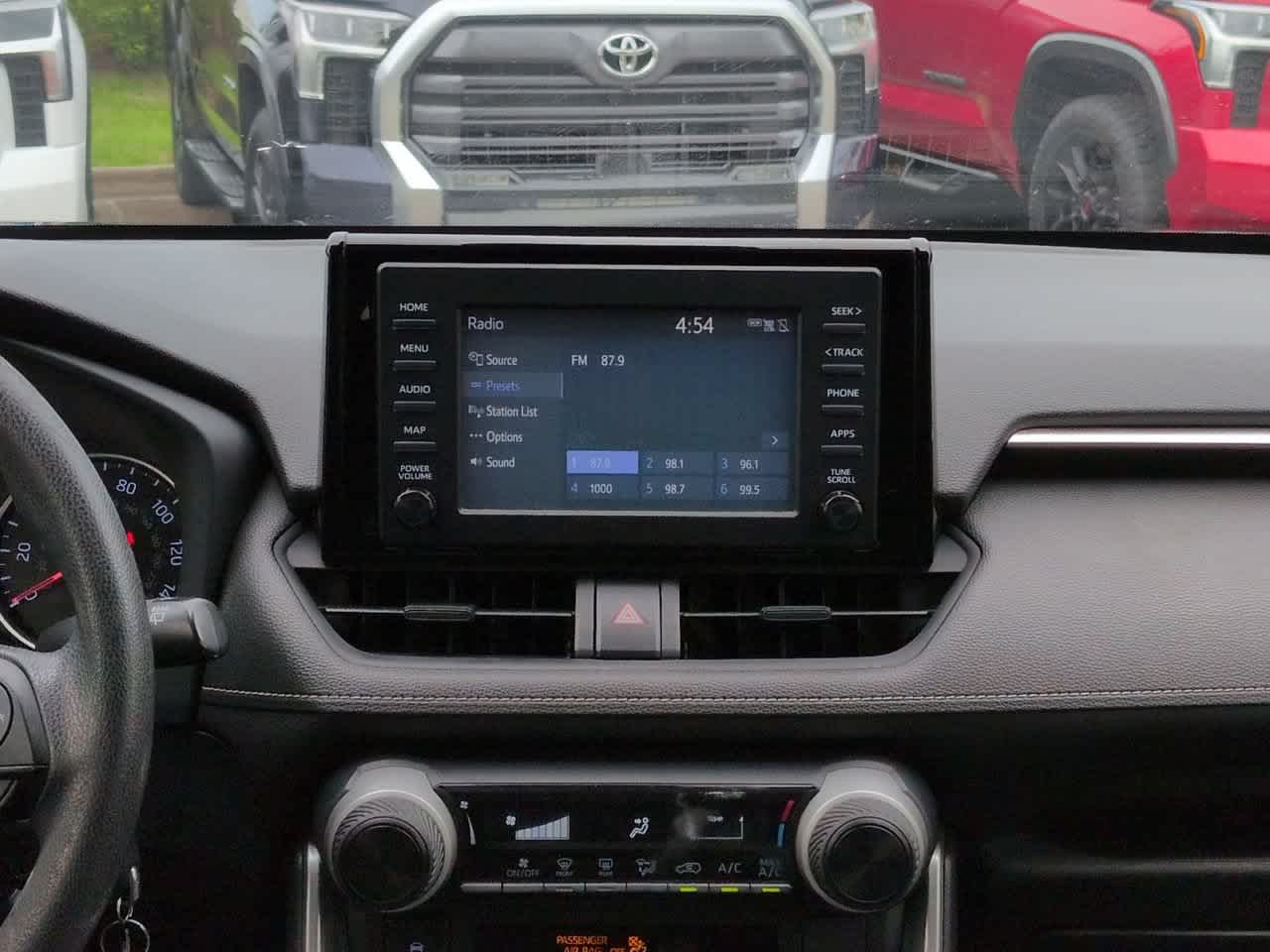 Thumbnail: 2019 Toyota RAV4 - 17
