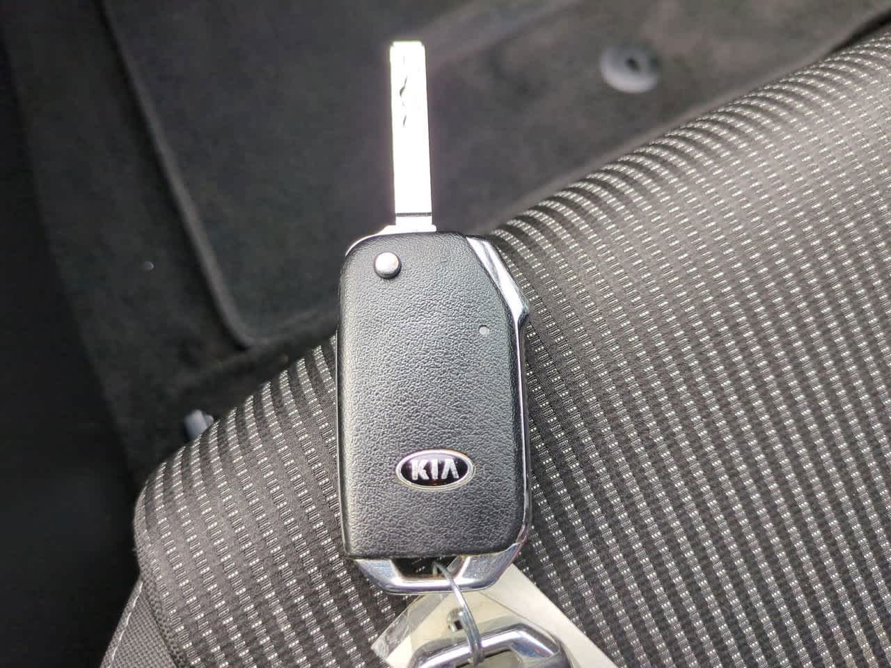 Thumbnail: 2021 Kia Forte - 25