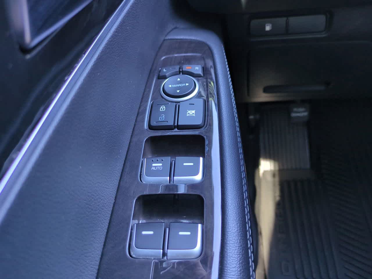 Thumbnail: 2017 Kia Sorento - 20