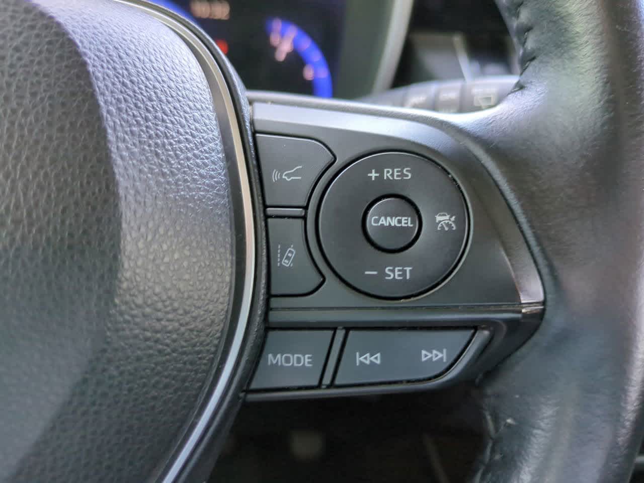 Thumbnail: 2022 Toyota Corolla Cross - 24