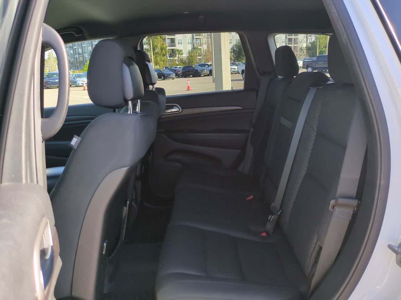 Thumbnail: 2018 Jeep Grand Cherokee - 13