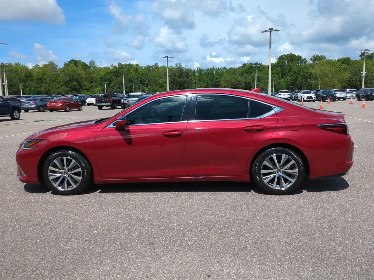 Thumbnail: 2019 Lexus ES - 3