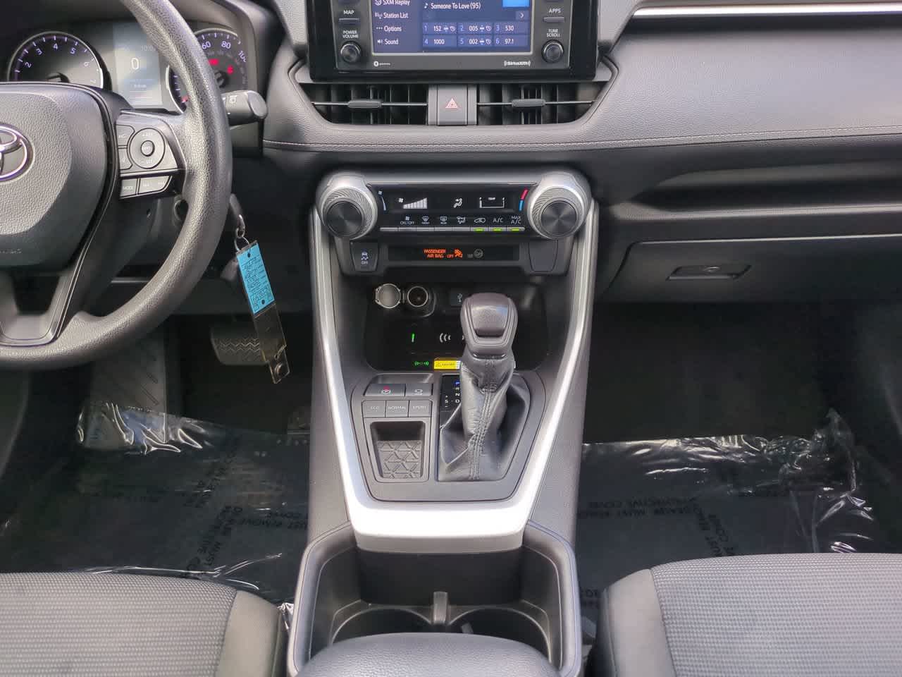 Thumbnail: 2022 Toyota RAV4 - 18