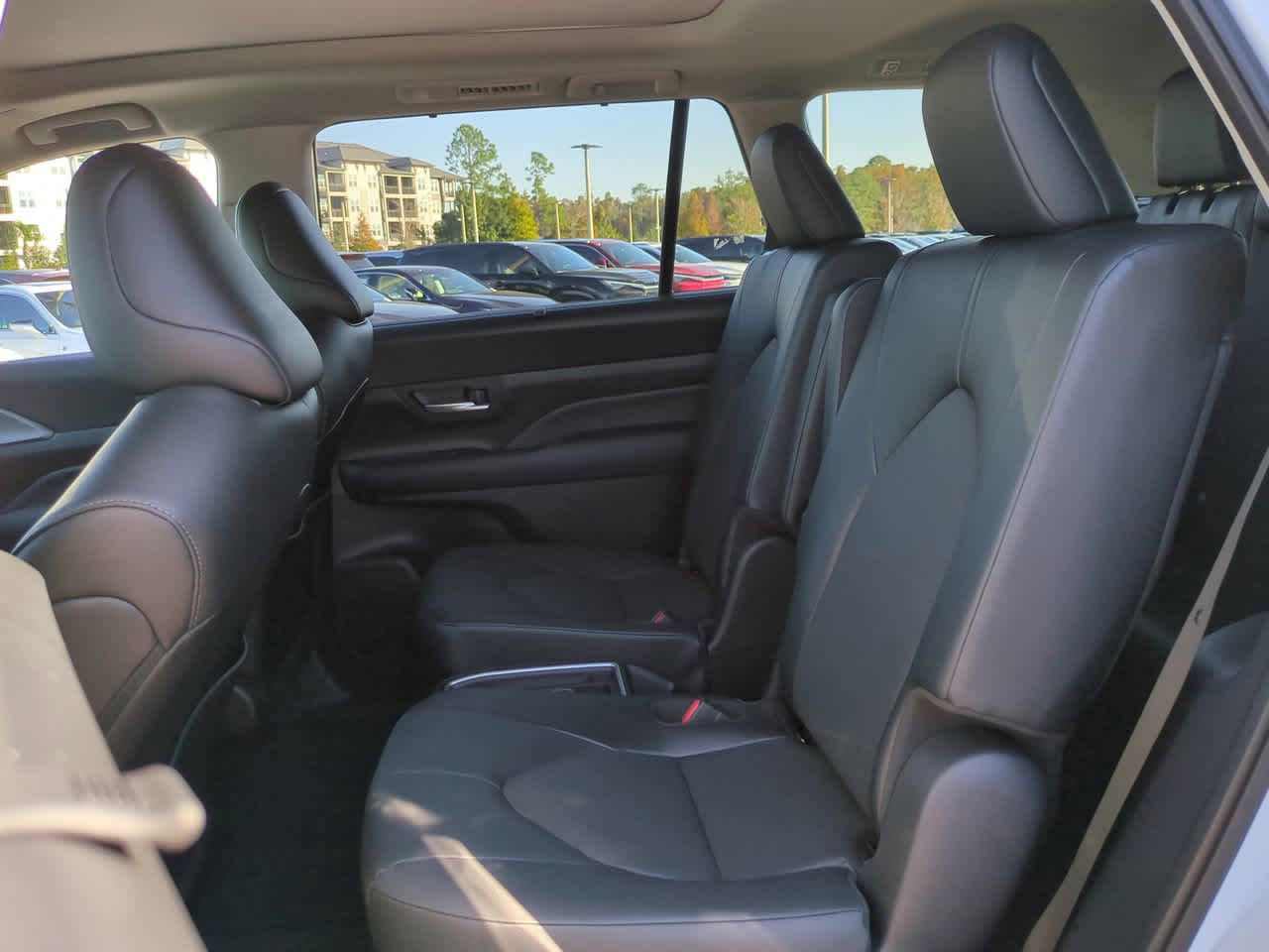 Thumbnail: 2025 Toyota Grand Highlander - 14