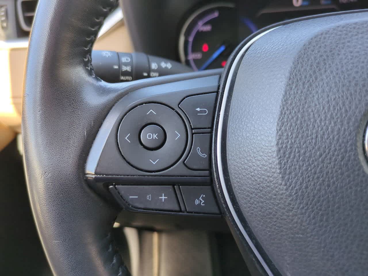 Thumbnail: 2023 Toyota RAV4 - 23