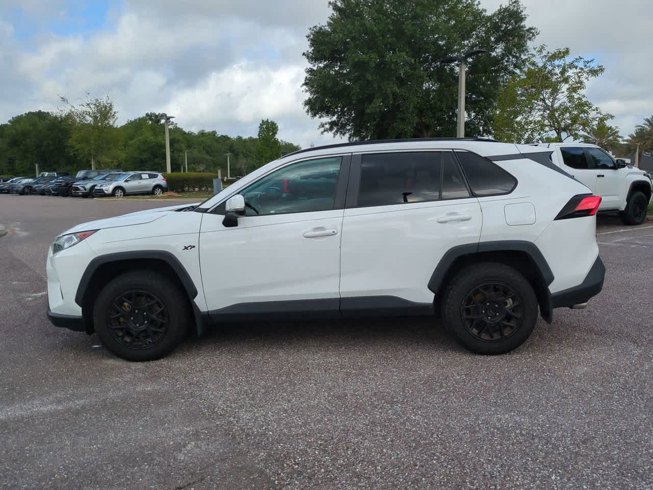 Thumbnail: 2020 Toyota RAV4 - 3