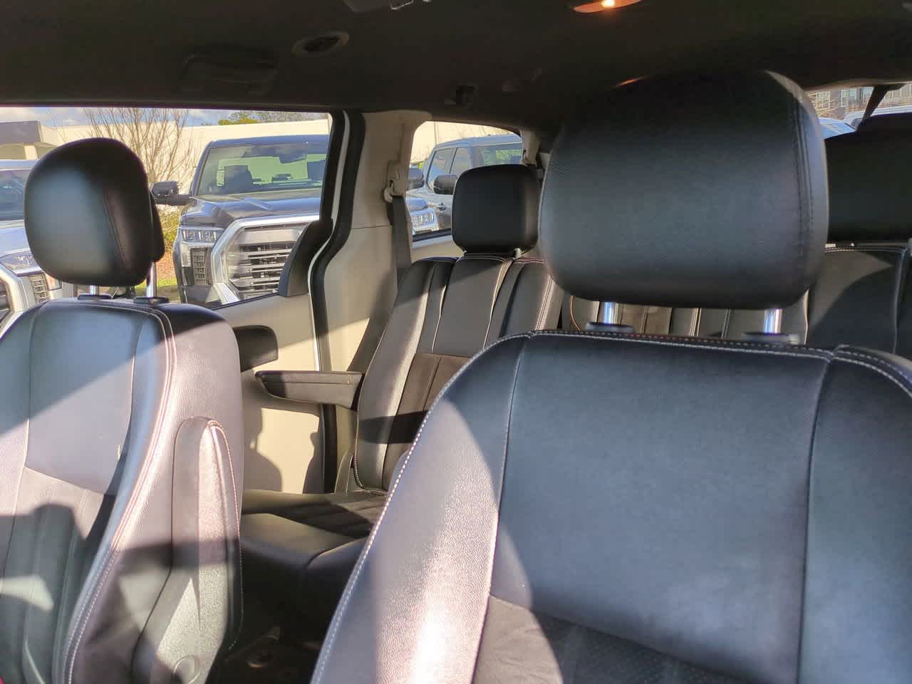 Thumbnail: 2017 Dodge Grand Caravan - 8