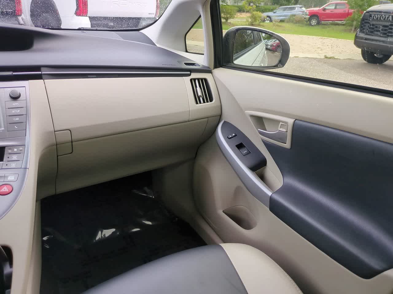 Thumbnail: 2014 Toyota Prius - 15