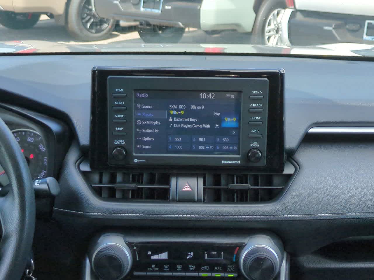 Thumbnail: 2021 Toyota RAV4 - 17