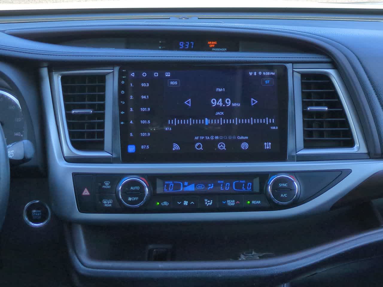 Thumbnail: 2016 Toyota Highlander - 18