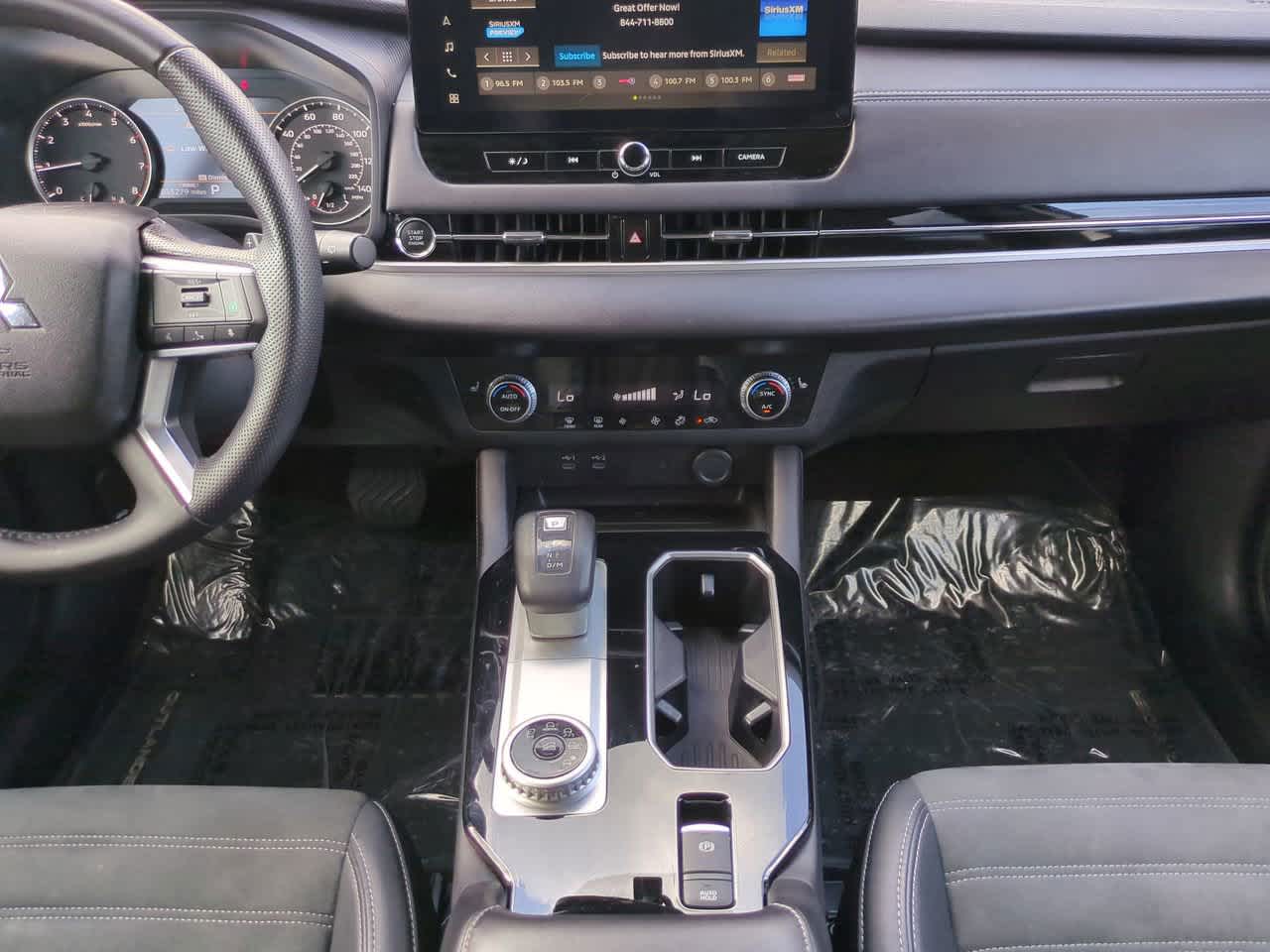 Thumbnail: 2025 Mitsubishi Outlander - 18