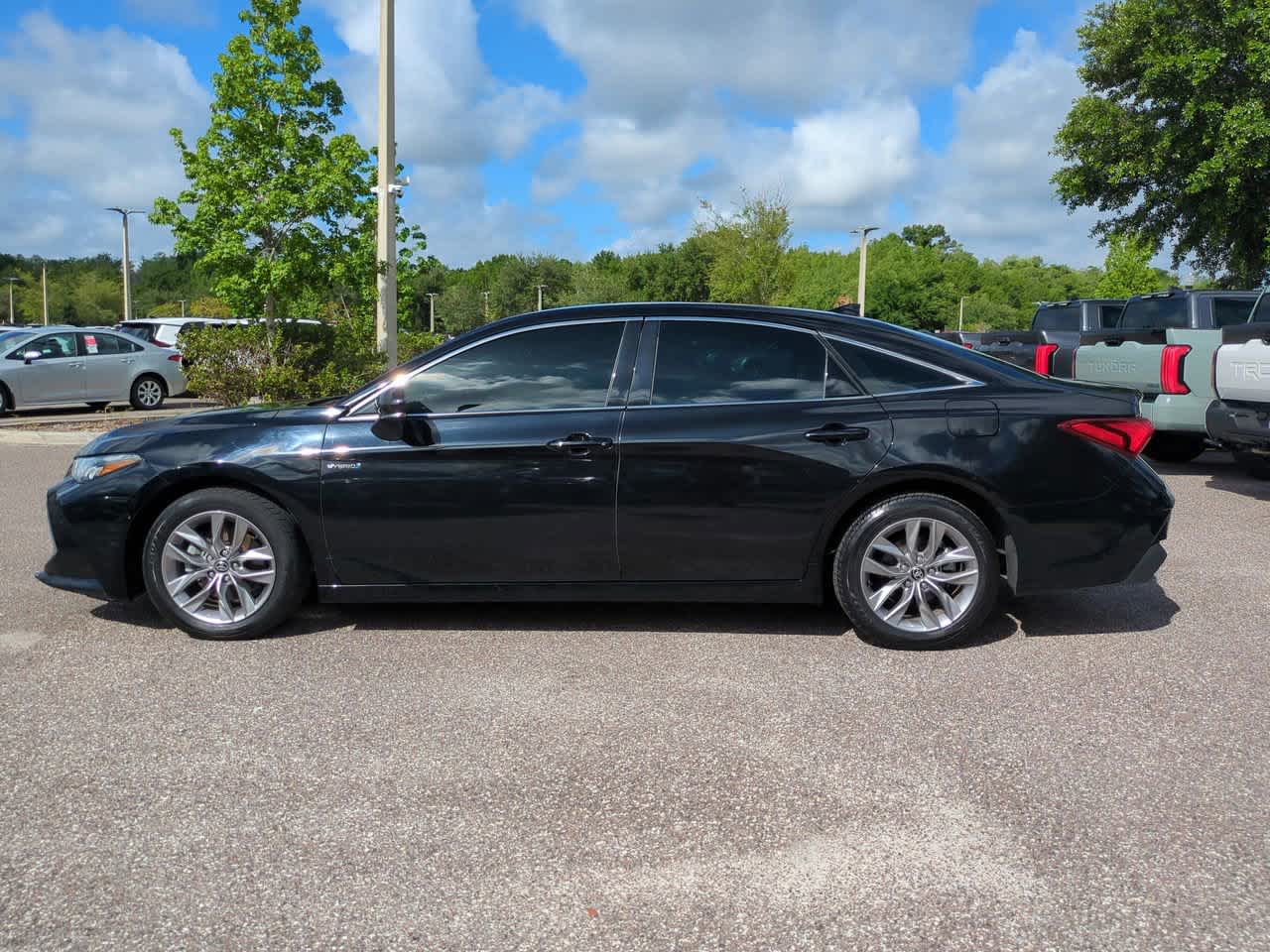Thumbnail: 2021 Toyota Avalon - 3