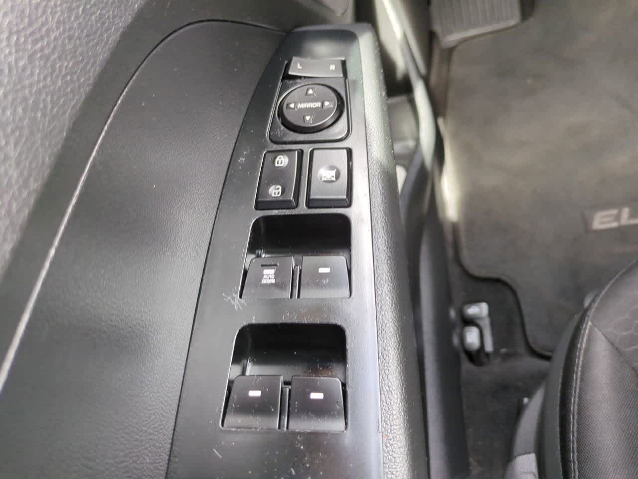 Thumbnail: 2019 Hyundai Elantra - 21