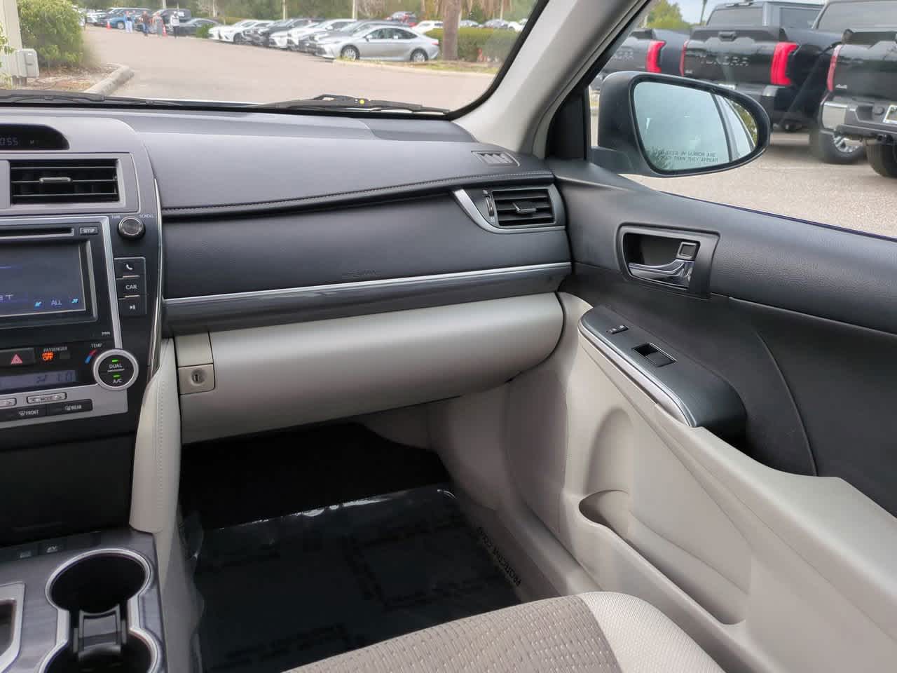 Thumbnail: 2013 Toyota Camry - 16