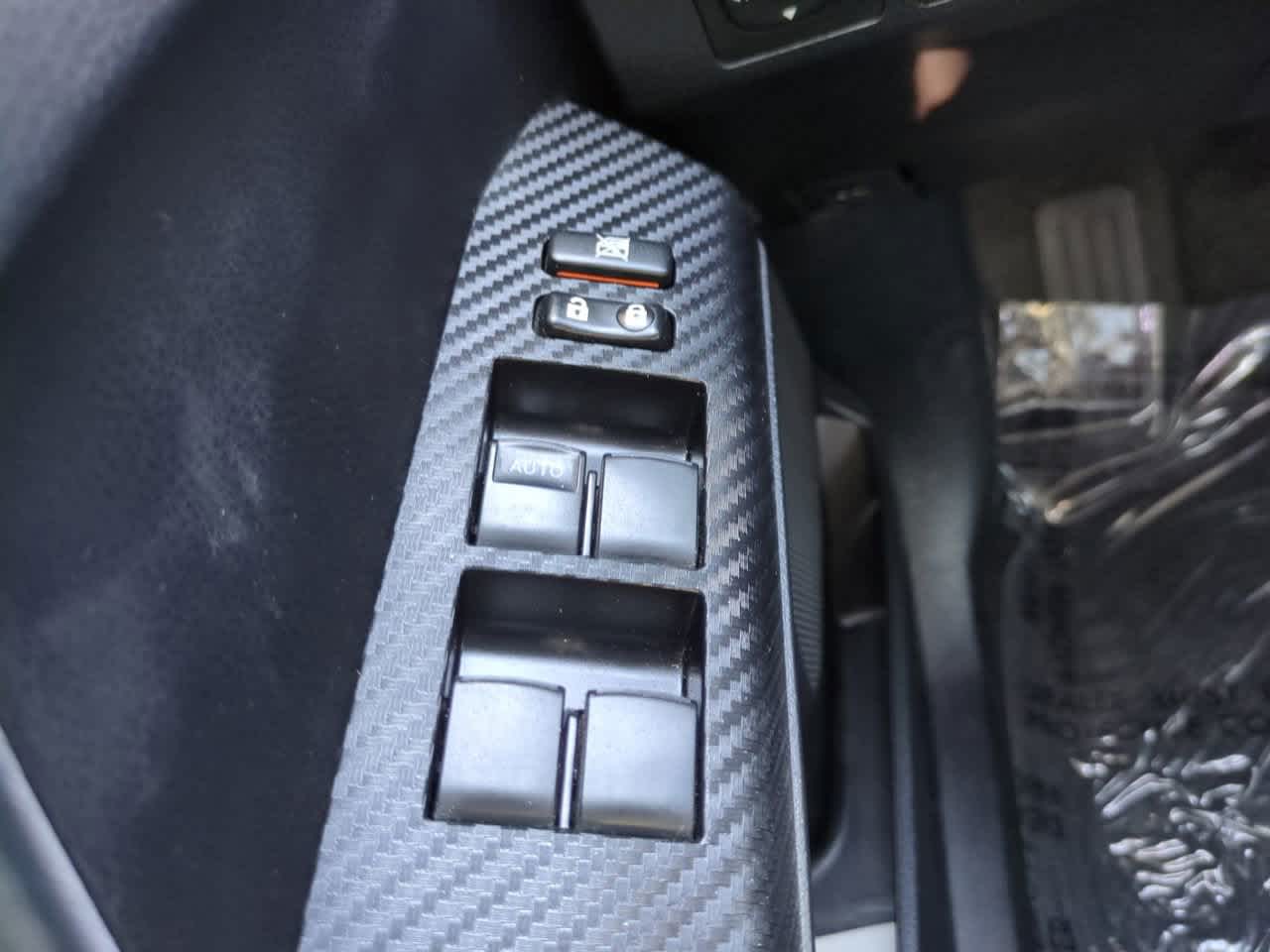 Thumbnail: 2015 Toyota RAV4 - 21