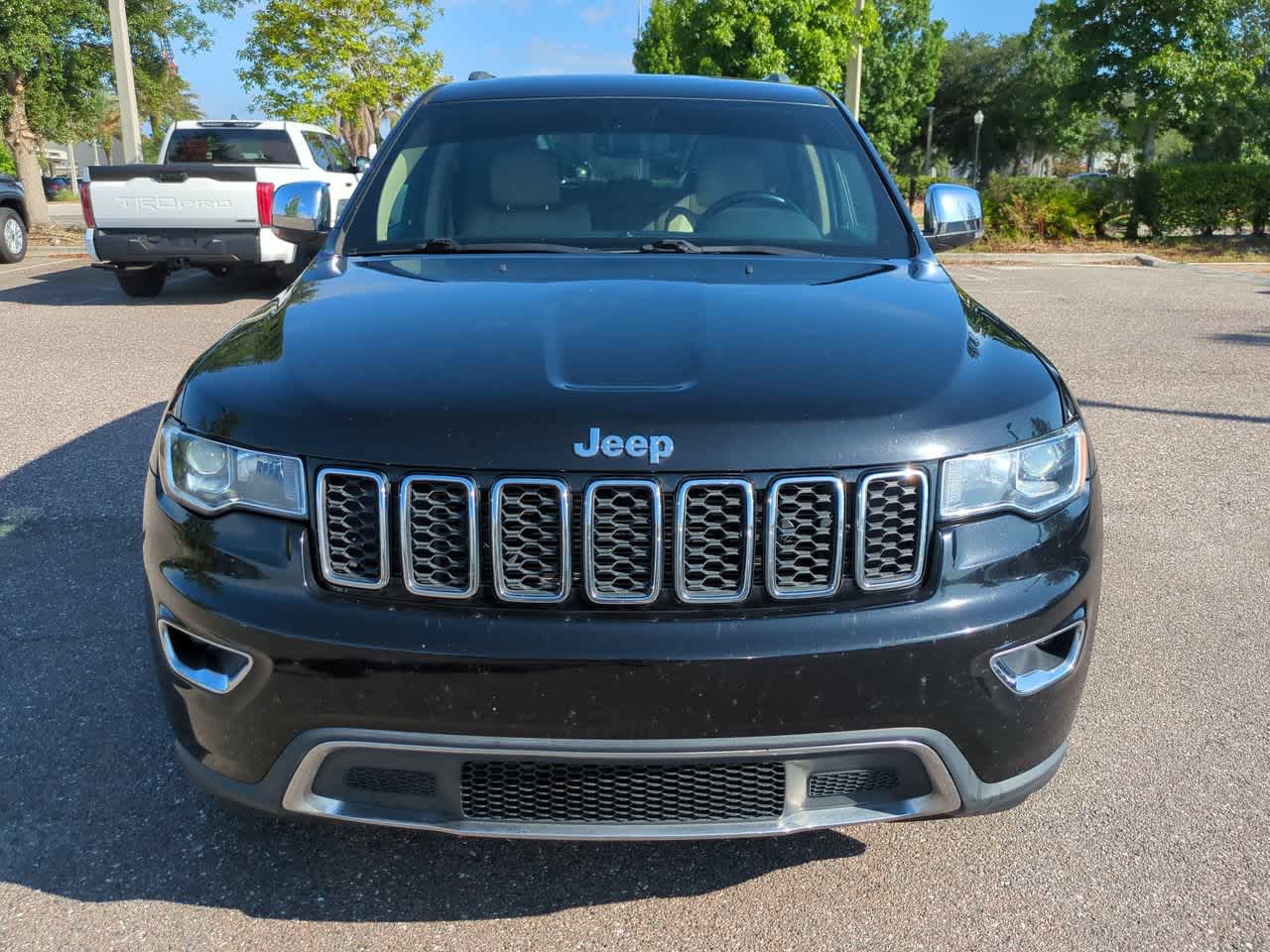 Thumbnail: 2018 Jeep Grand Cherokee - 9