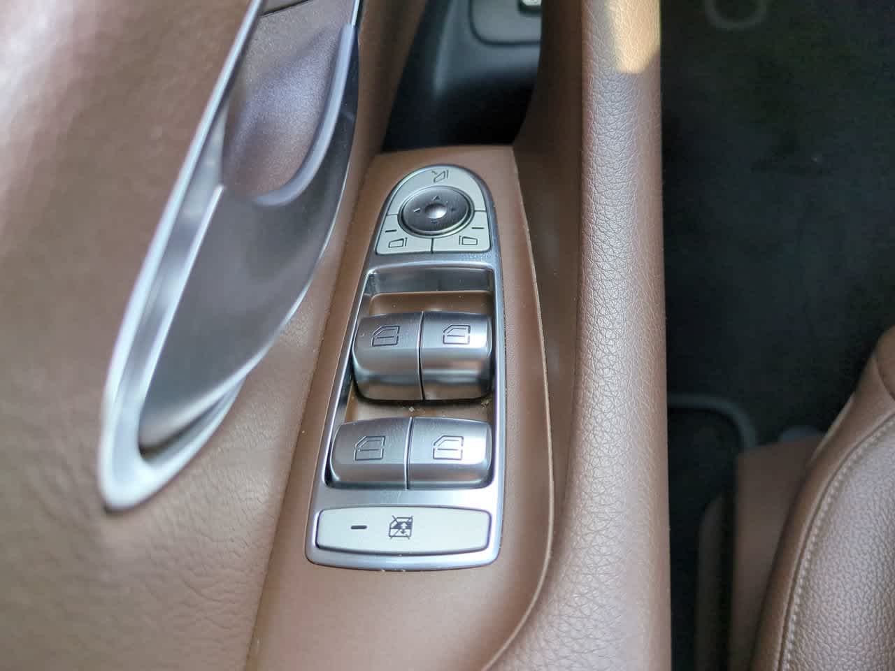 Thumbnail: 2017 Mercedes-Benz E-Class - 24
