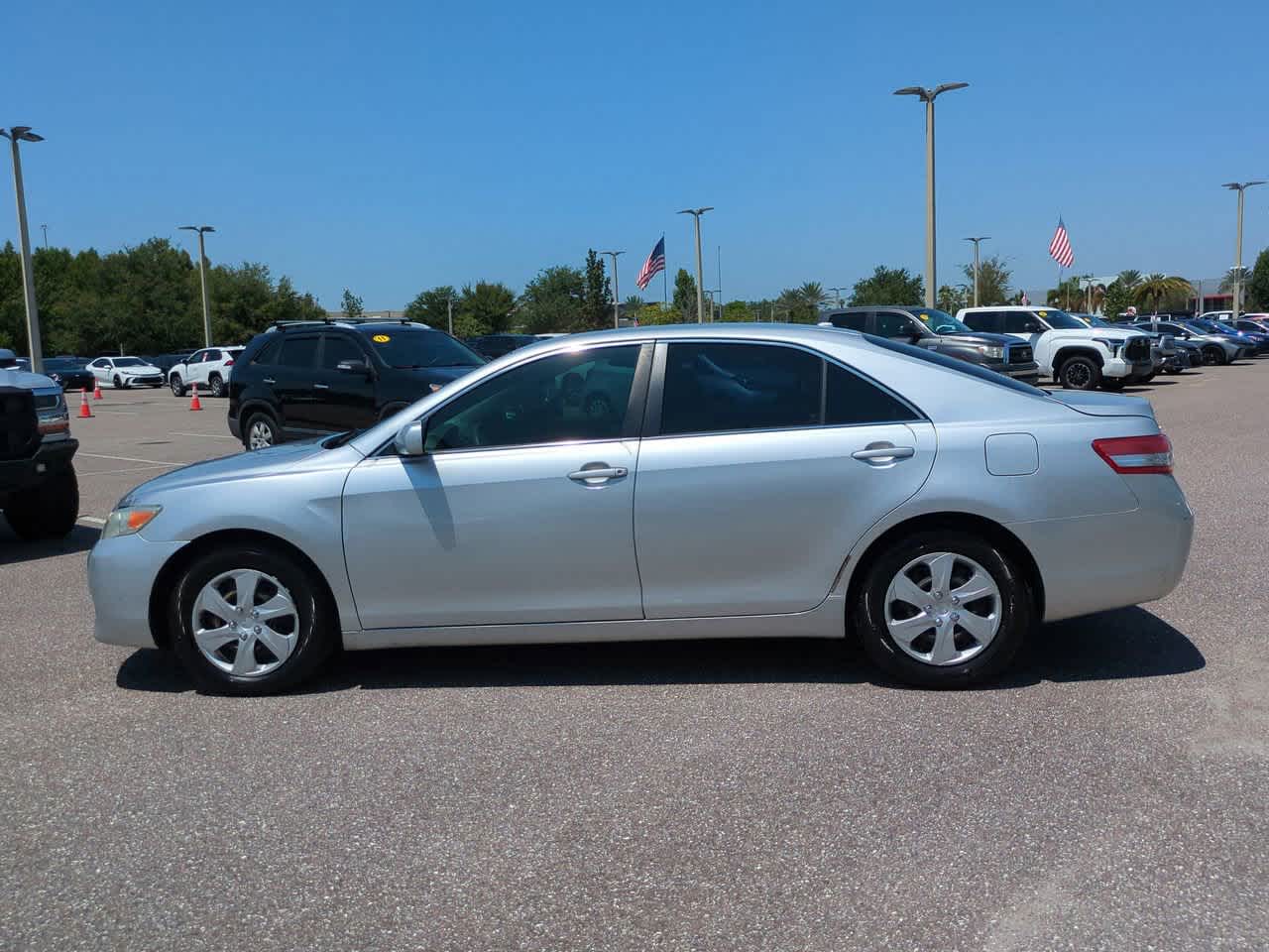 Thumbnail: 2011 Toyota Camry - 3