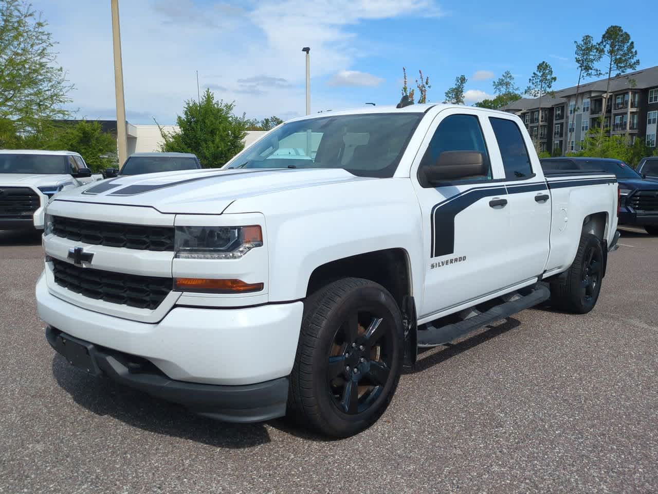 Thumbnail: 2017 Chevrolet Silverado 1500 - 2