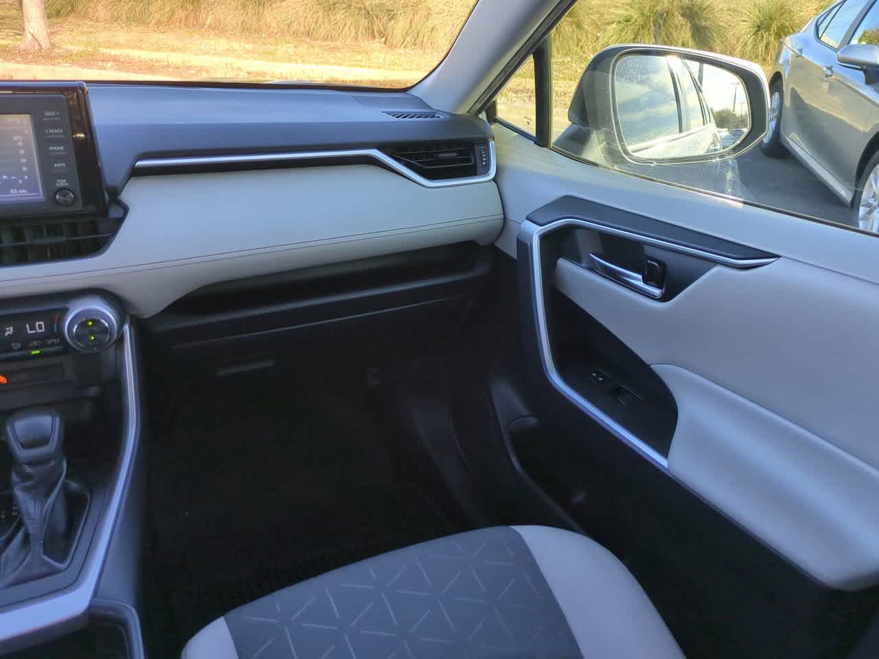 Thumbnail: 2019 Toyota RAV4 - 15