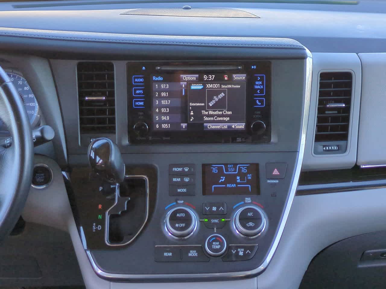 Thumbnail: 2017 Toyota Sienna - 18