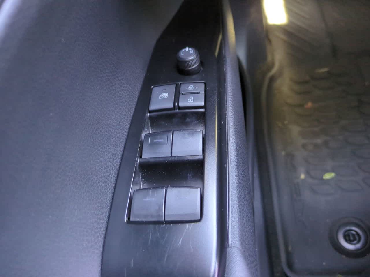 Thumbnail: 2025 Toyota Camry - 21