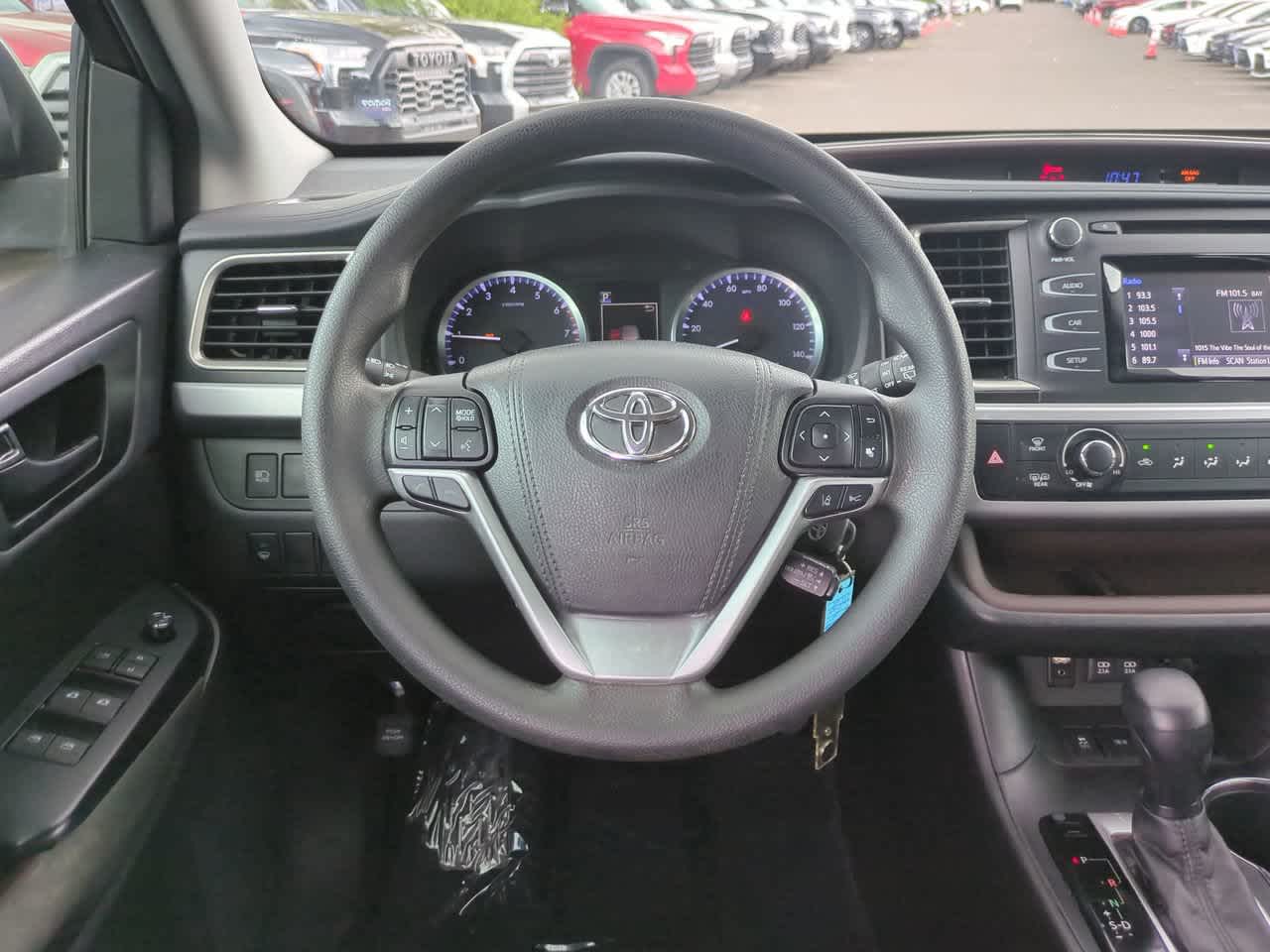 Thumbnail: 2017 Toyota Highlander - 16
