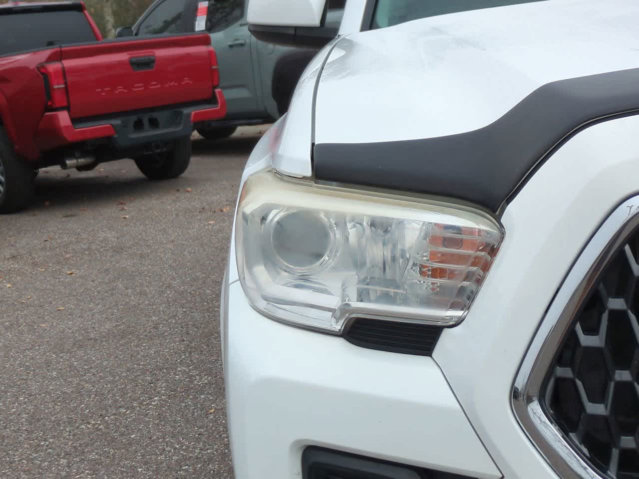 Thumbnail: 2016 Toyota Tacoma - 10